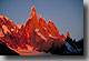 Cerro Torre im Morgenlicht - der Berg ist tats�chlich so rot!